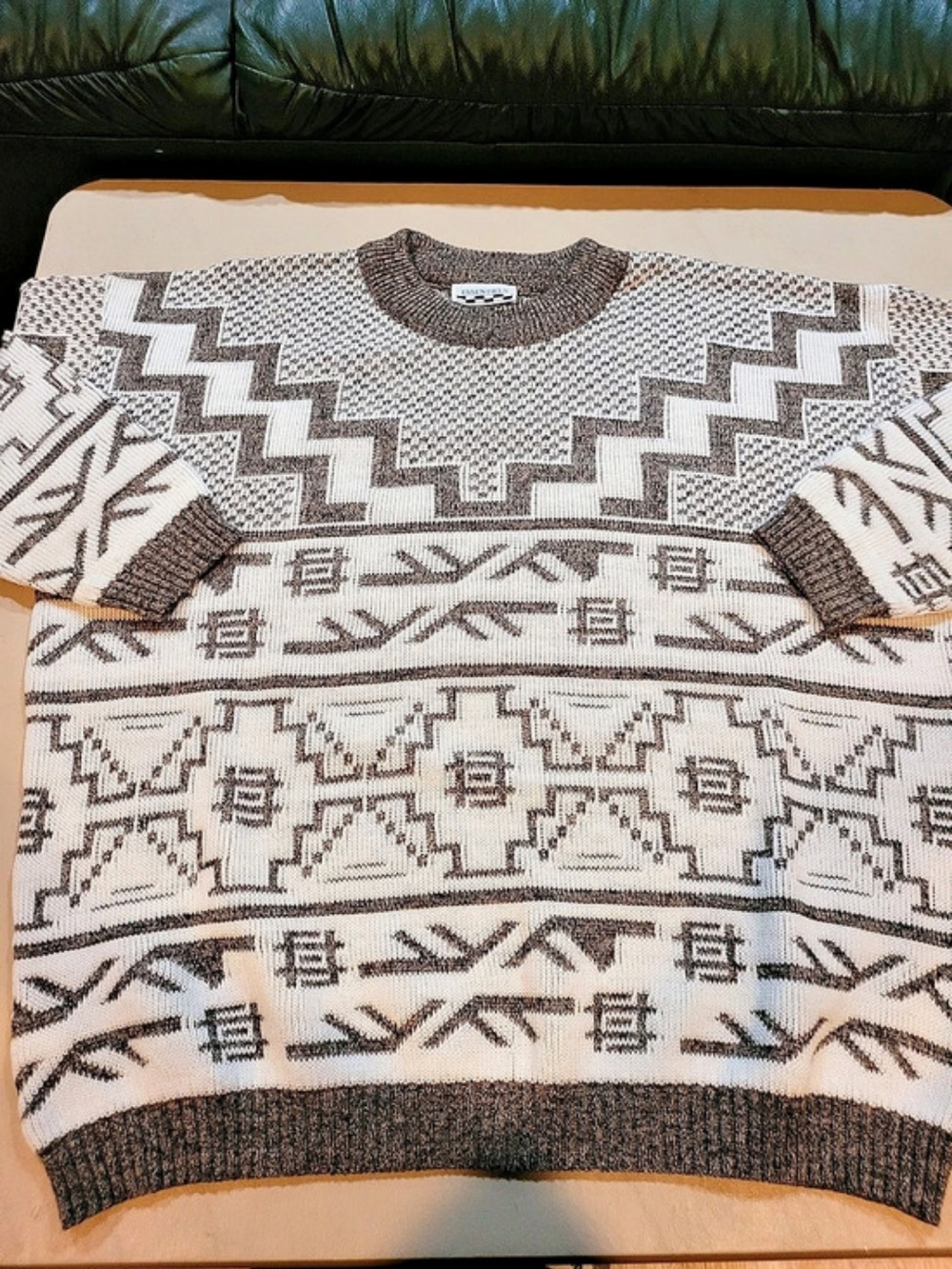 Essentiels Geometric Sweater in Brown & Cream 2XL Like New